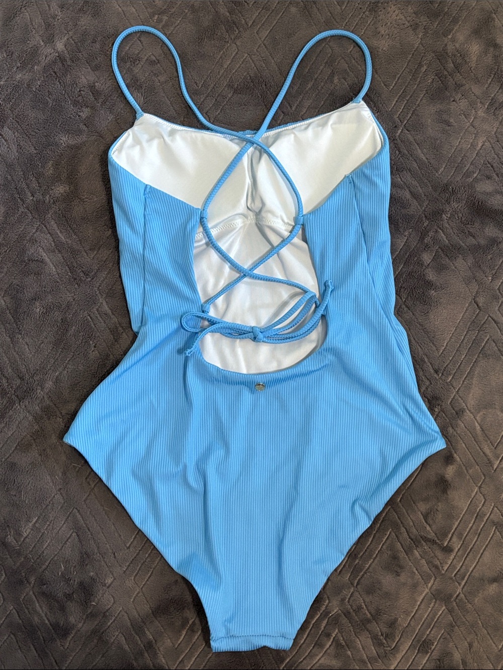 NWOT cross back swimsuit